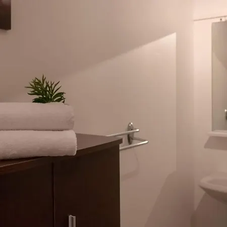 Les Aux Portes De L'authie Bed & Breakfast 3*